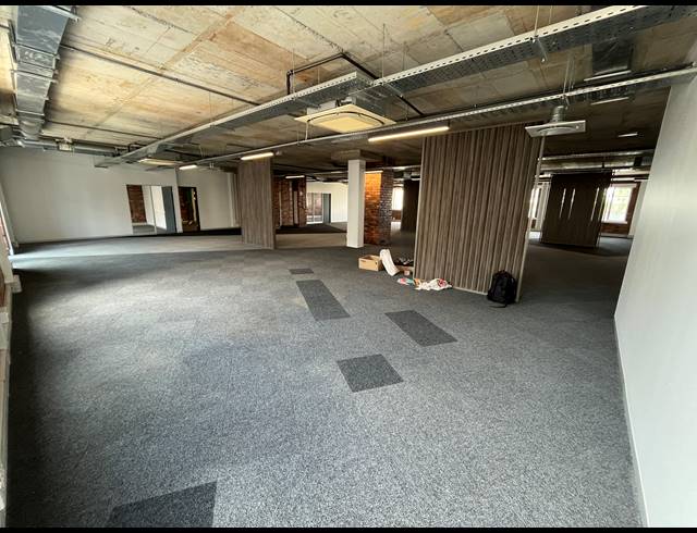 1,238M² OFFICE TO LET IN GREEN POINT